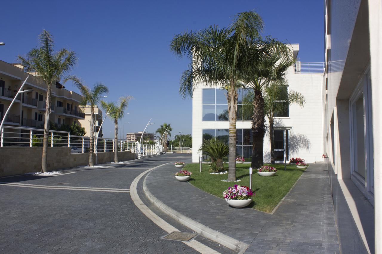 DubaiVillage Camposano Bagian luar foto